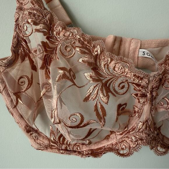 SOMA | Sensuous Lace Unlined Bra Size 36E - Picture 3 of 6